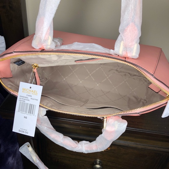 Micheal Kors Authentic Purse *BRAND NEW* - Picture 8 of 8